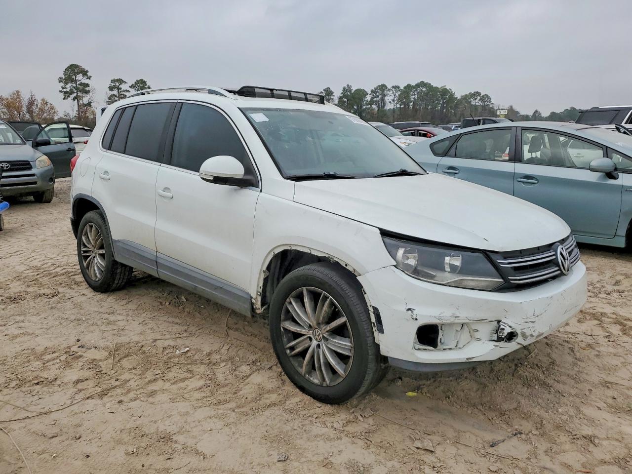 Volkswagen Tiguan S