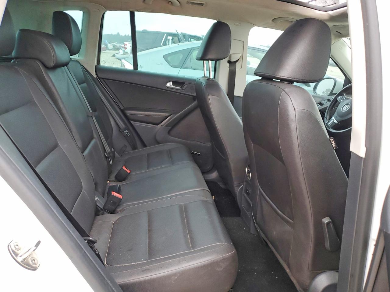 Volkswagen Tiguan S