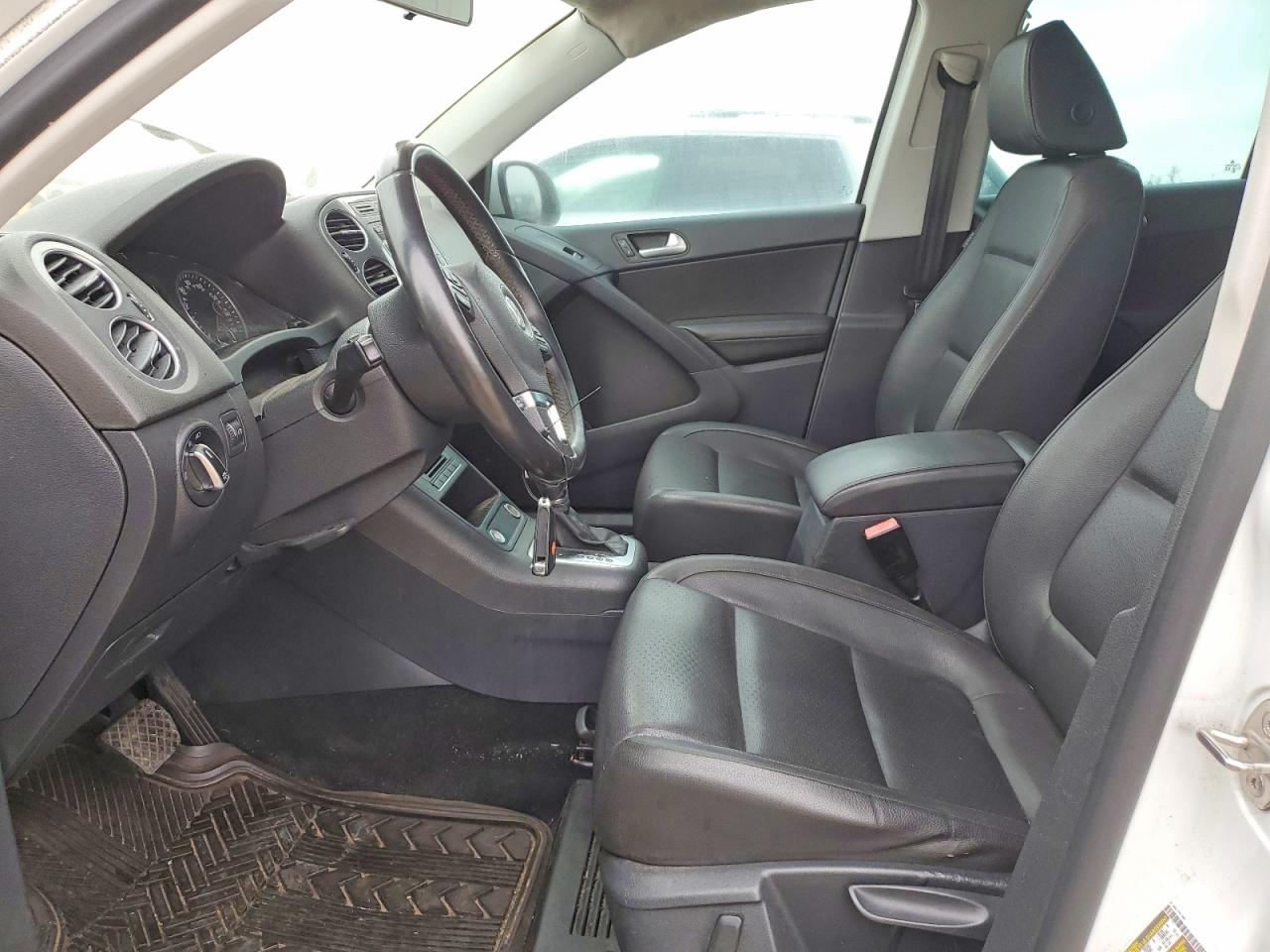 Volkswagen Tiguan S