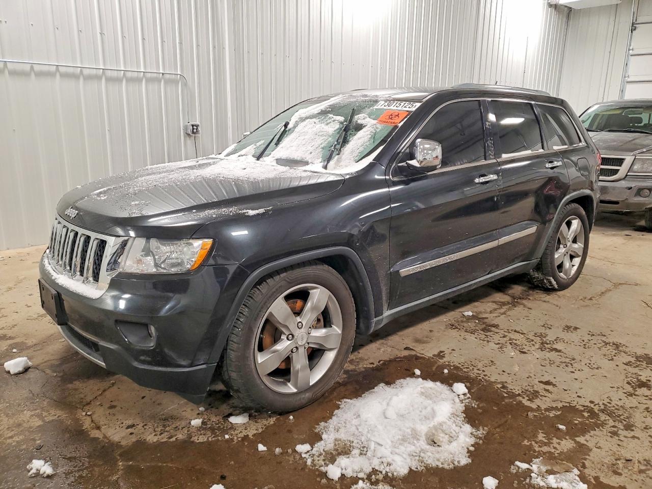 Salvage Jeep Grand Cherokee Image