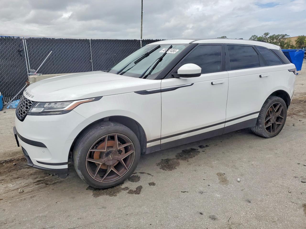Salvage Landau Boat Co Rangerover Image