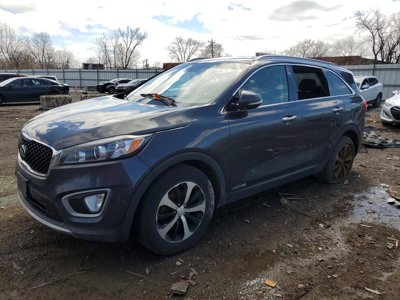 Salvage Kia Sorento Image