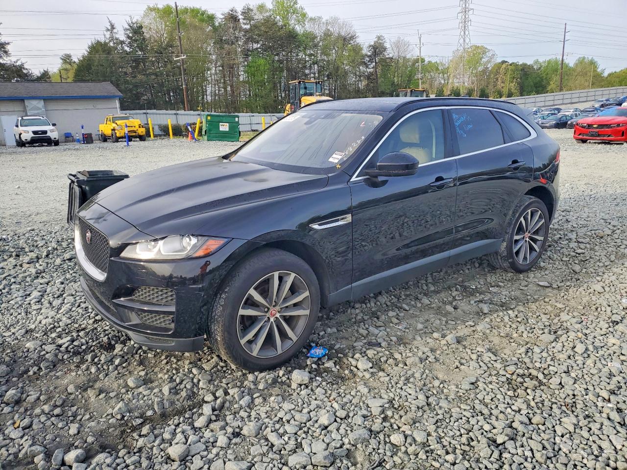 Salvage Jaguar F-PACE Image