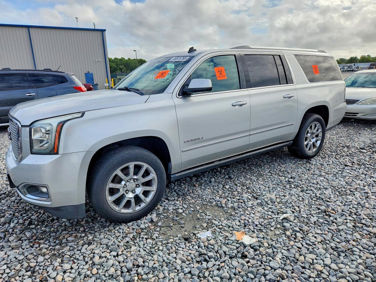 Salvage GMC Yukon Image