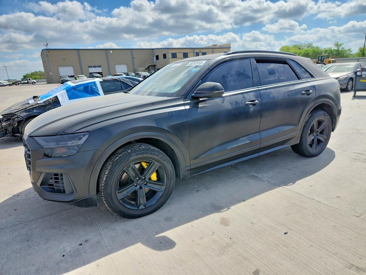 Salvage Audi Q8 Image