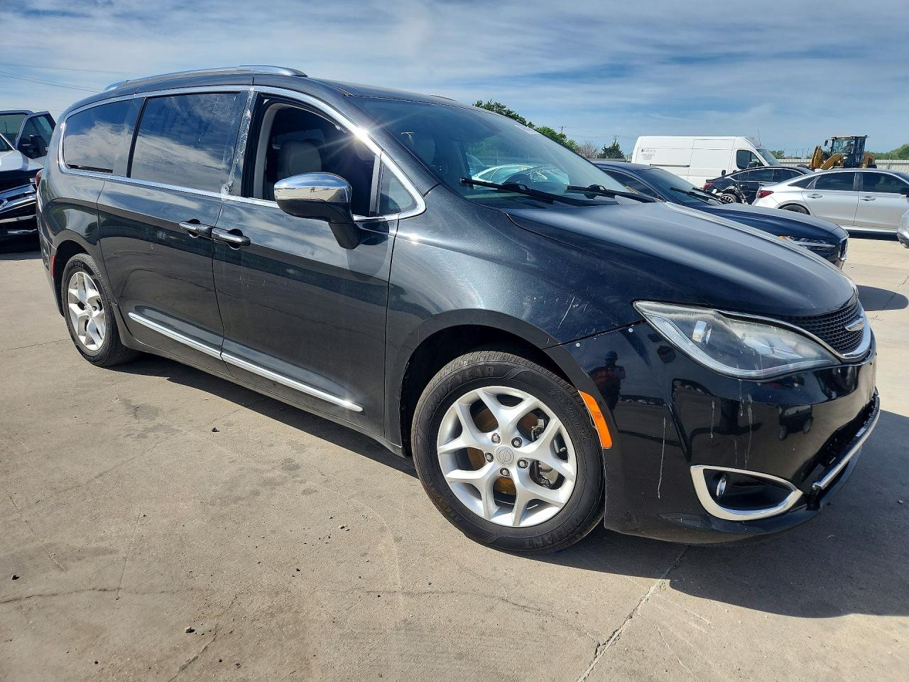 Chrysler Pacifica Limited
