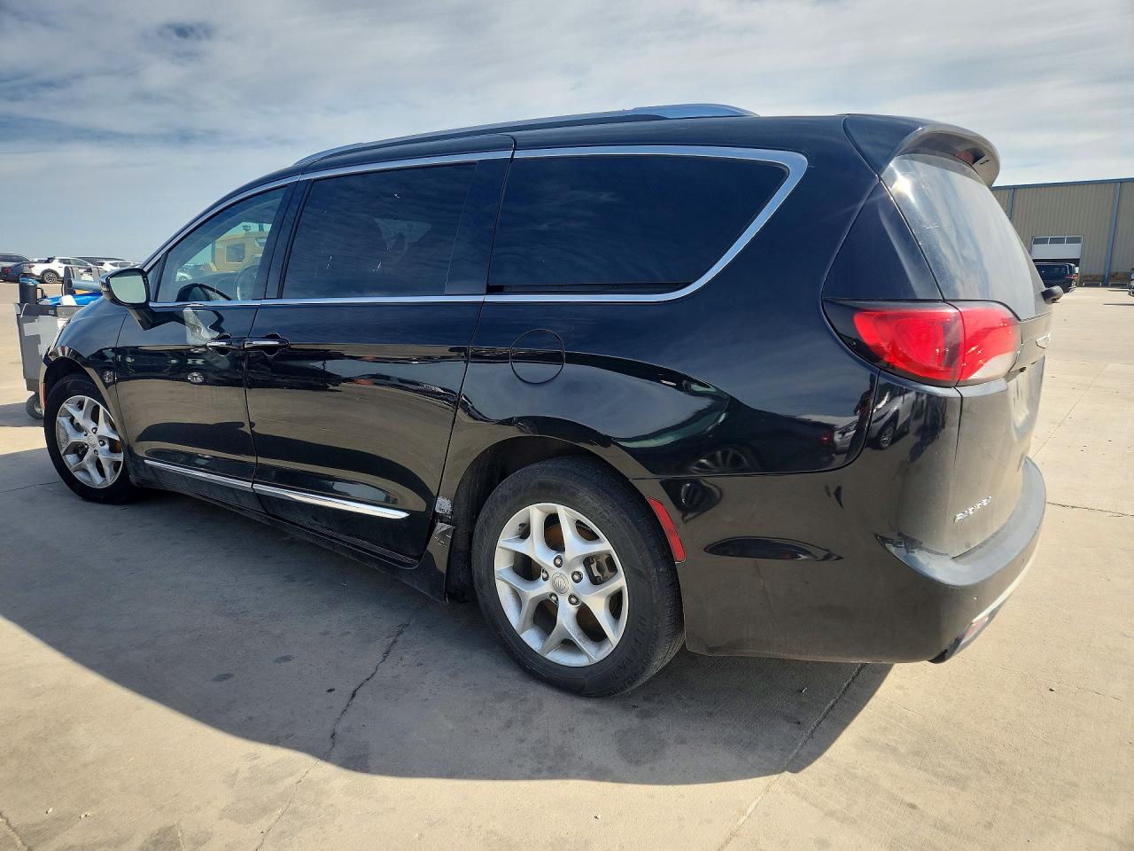 Chrysler Pacifica Limited