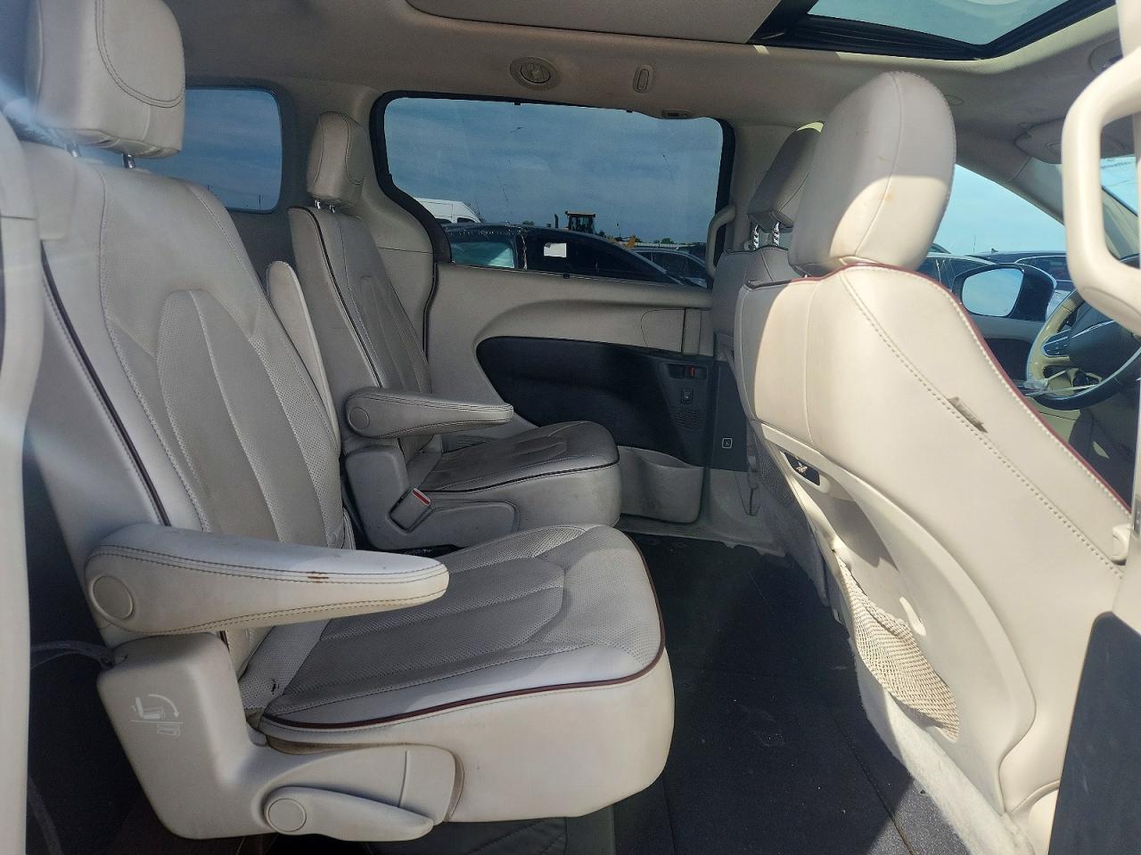 Chrysler Pacifica Limited