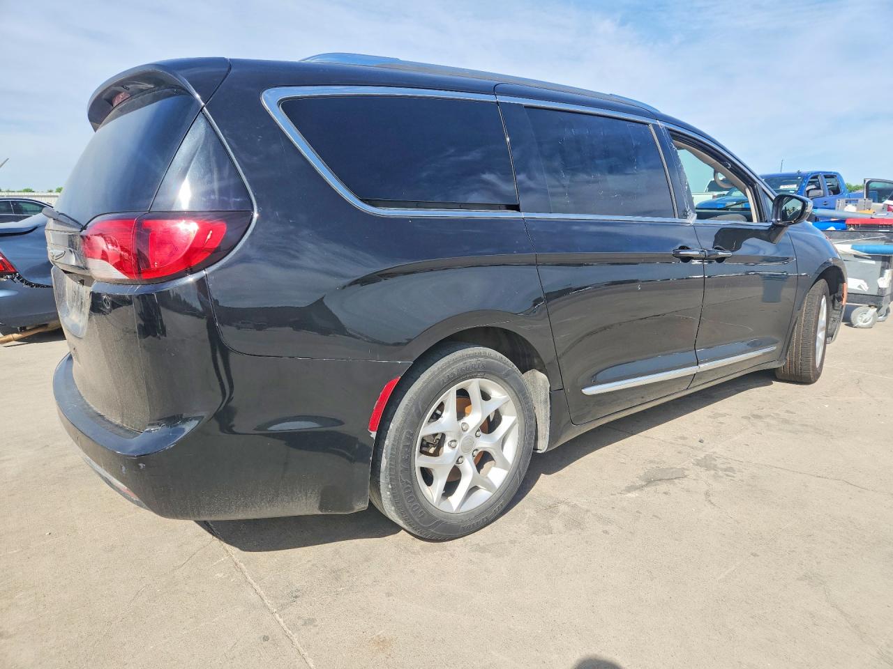 Chrysler Pacifica Limited
