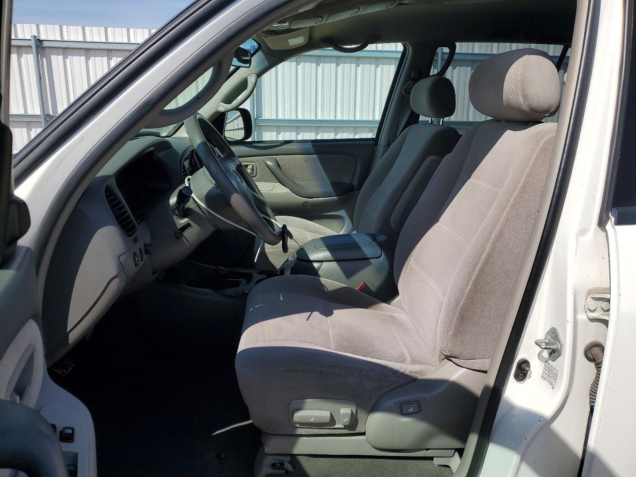 Toyota Sequoia Sr5