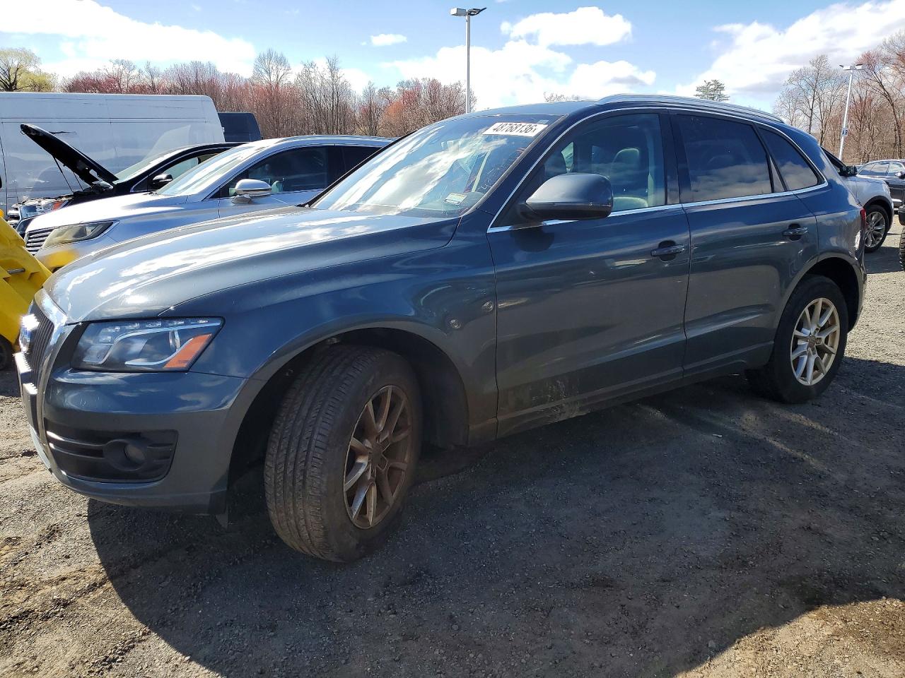 Salvage Audi Q5 Image