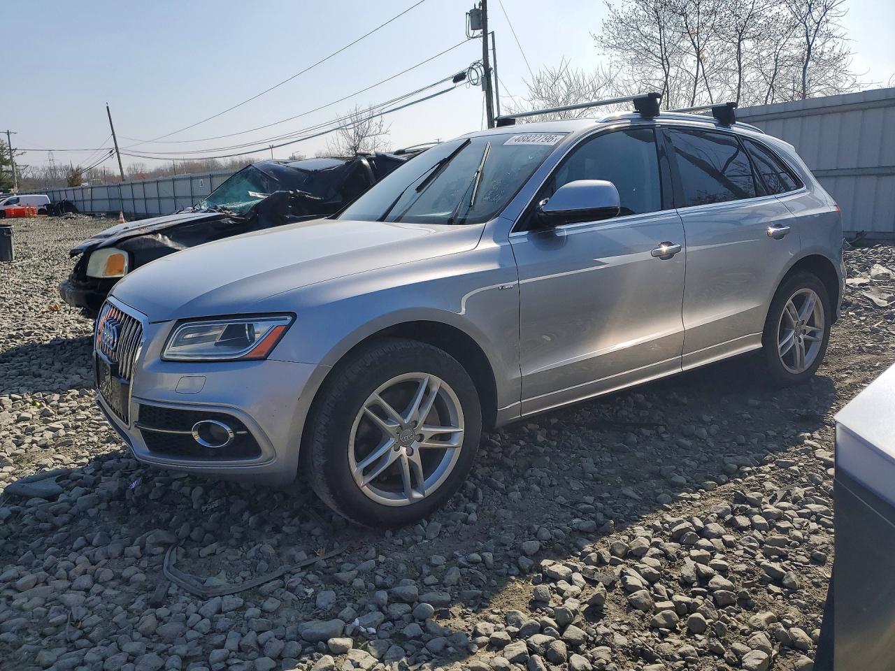 Salvage Audi Q5 Image