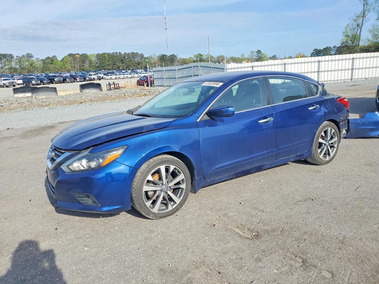 Salvage Nissan Altima Image