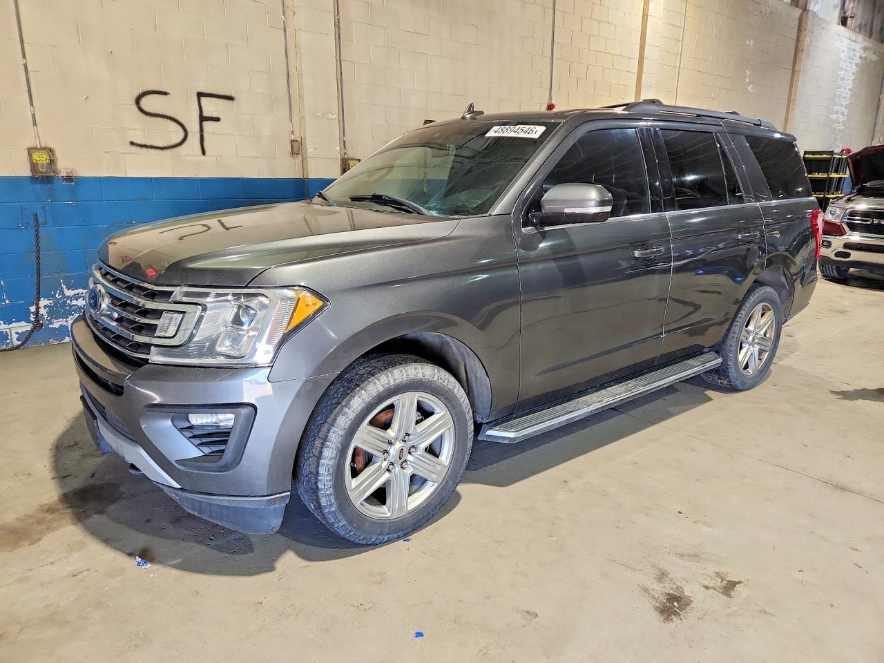 Salvage Ford Expedition Image