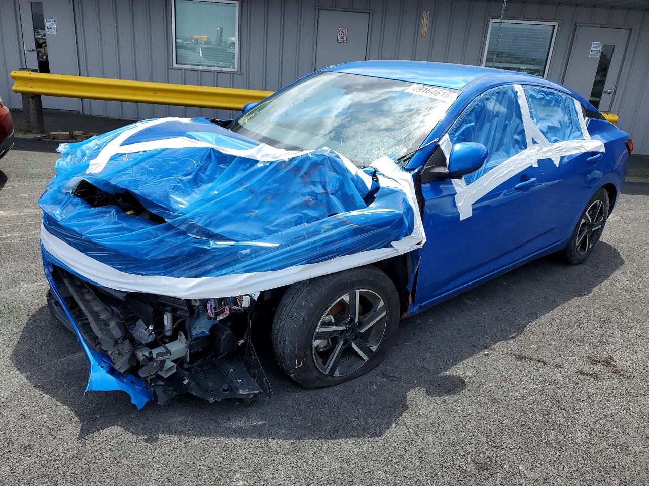 Salvage Nissan Sentra Image