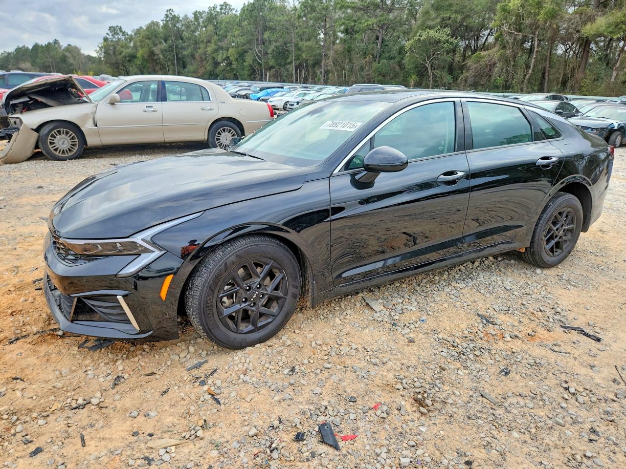 Salvage Kia K5 Image