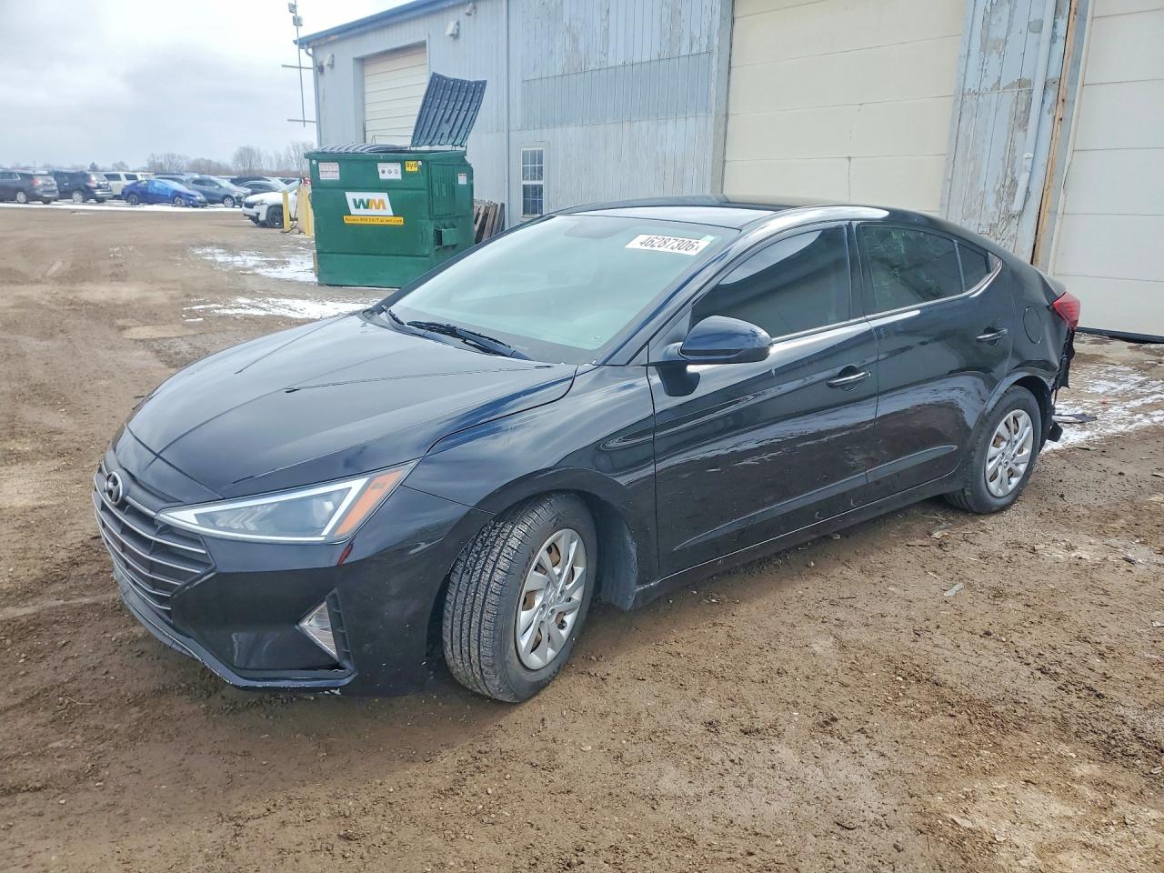 Salvage Hyundai ELANTRA Image