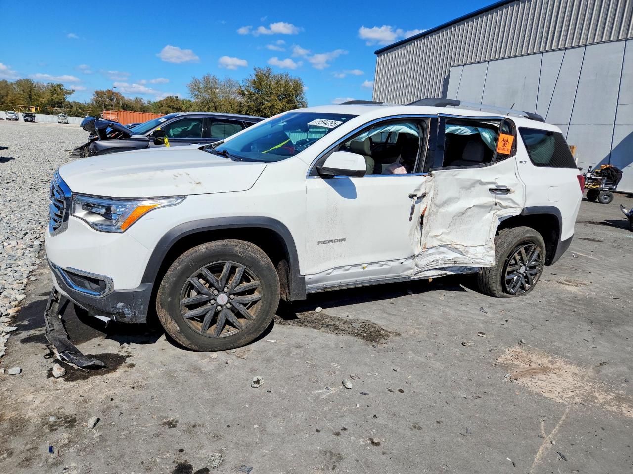 Salvage GMC Acadia Image