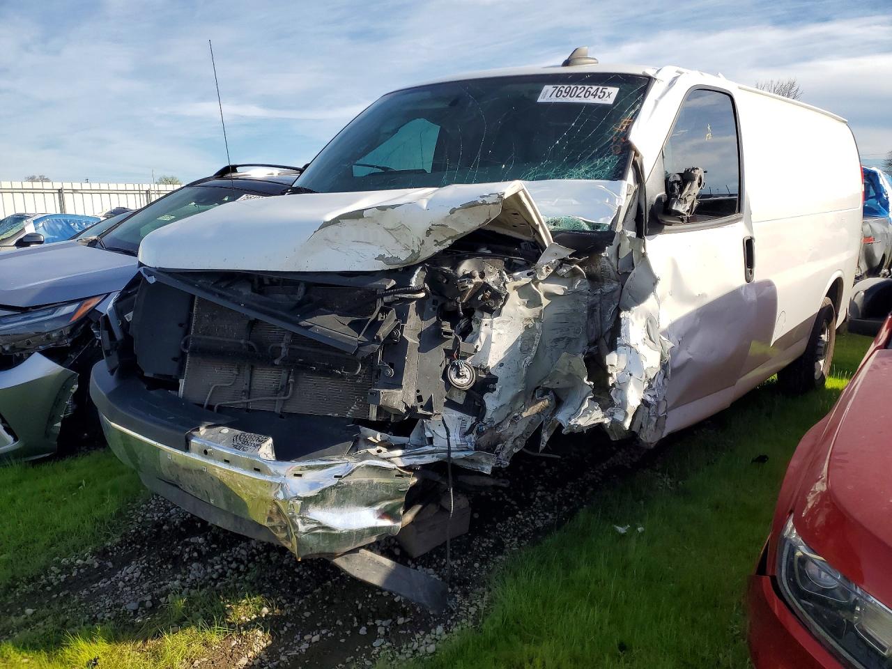 Salvage GMC Savana Image