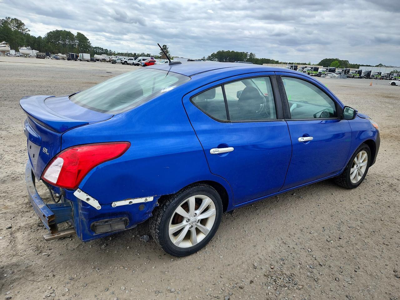 Nissan Versa 1.6 Sl