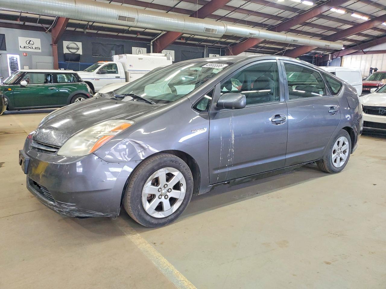 Salvage Toyota Prius Image