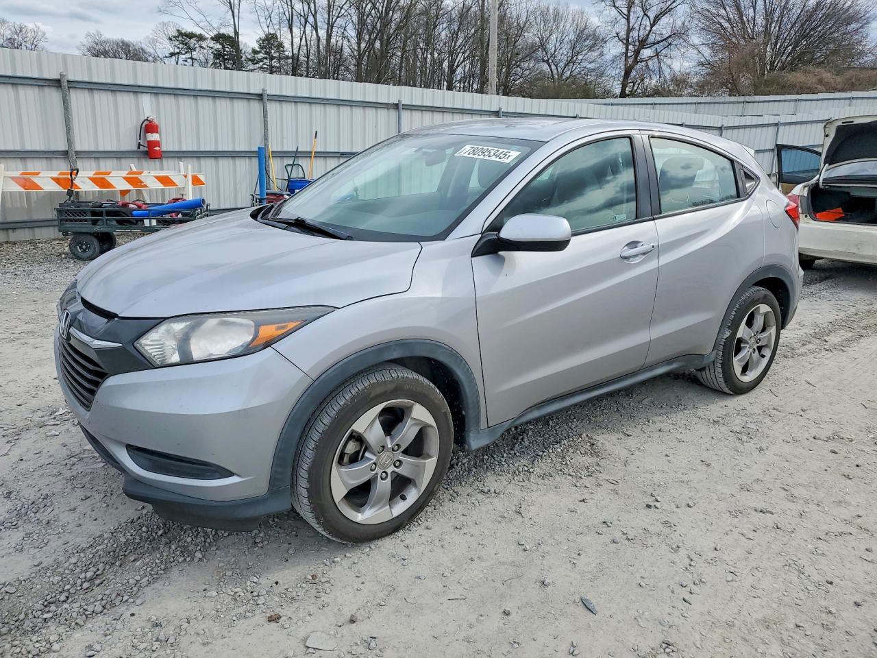 Salvage Honda HR-V Image