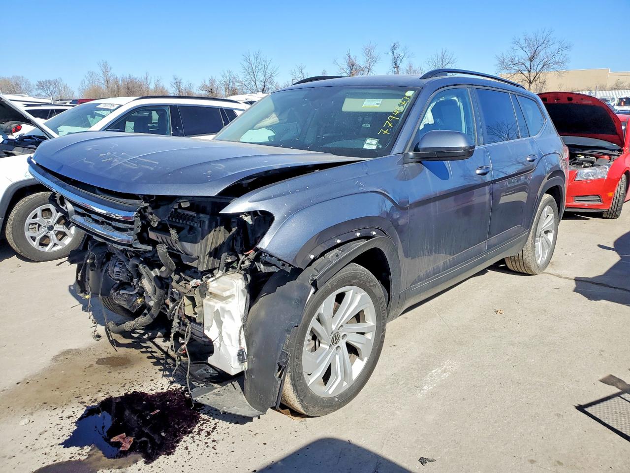 Salvage Volkswagen Atlas Image