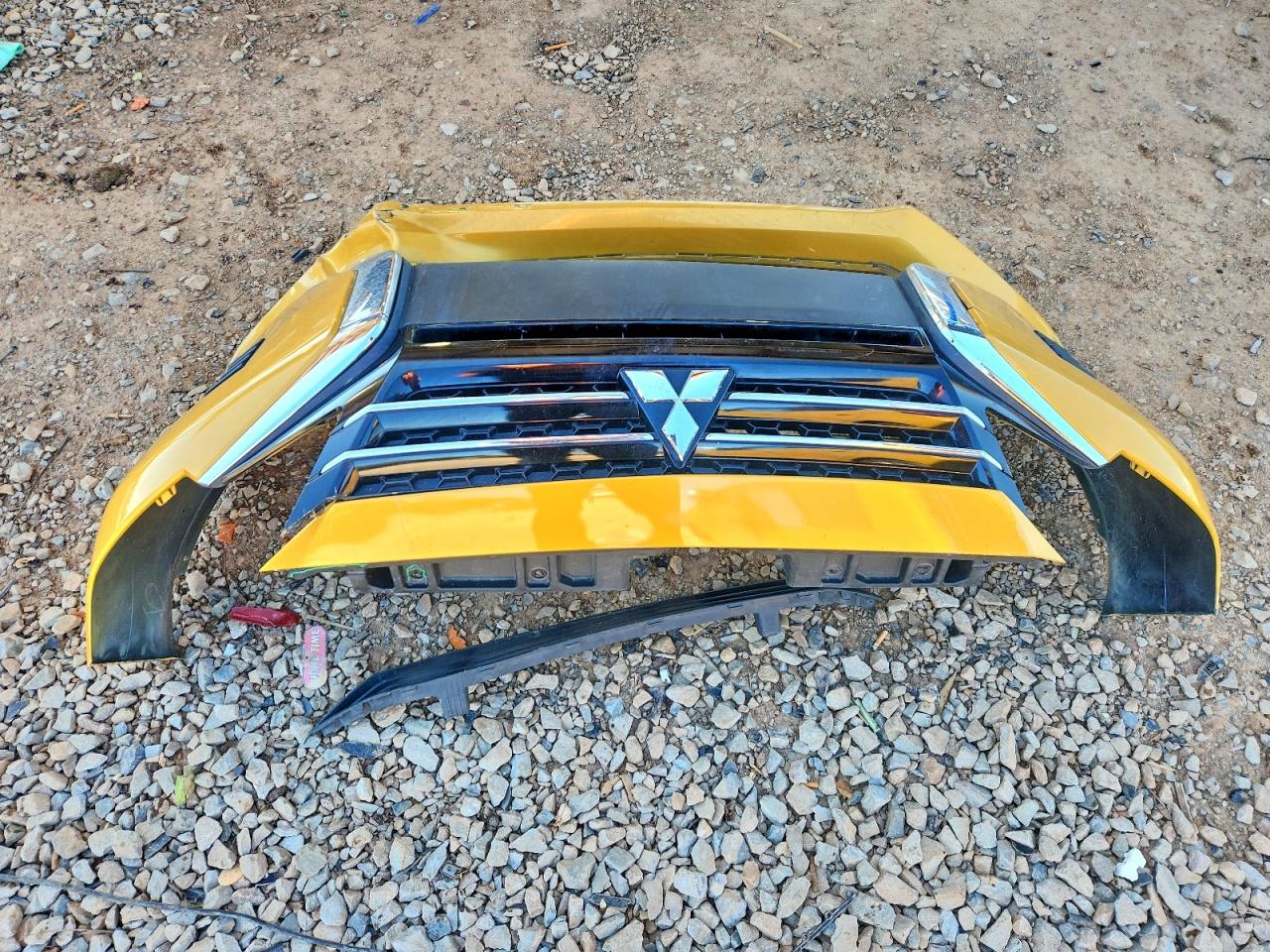 Mitsubishi Mirage Es