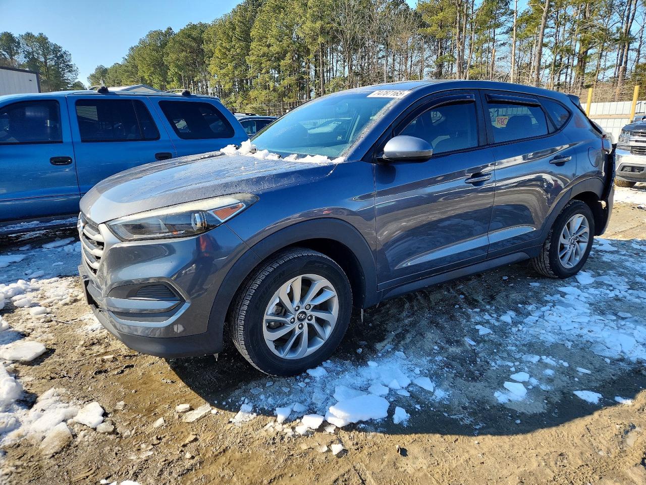Salvage Hyundai TUCSON Image