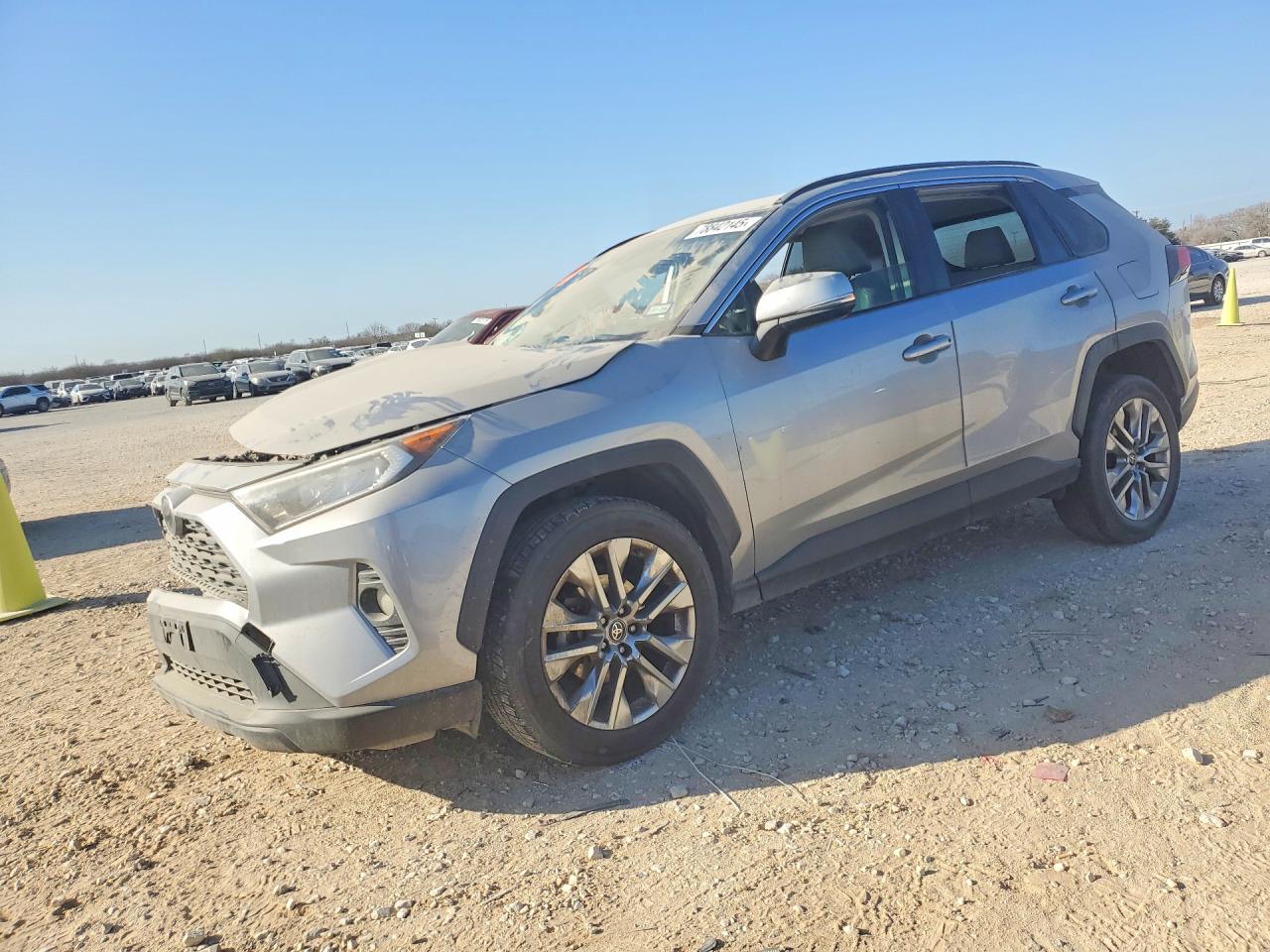 Salvage Toyota RAV4 Image