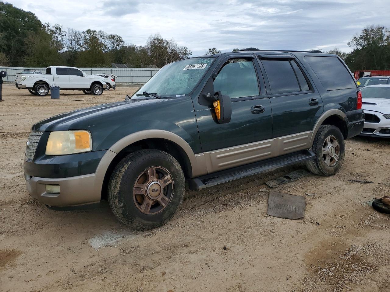 Salvage Ford Expedition Image