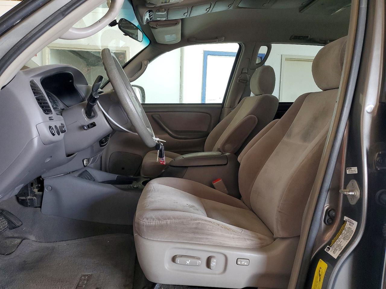 Toyota Sequoia Sr5