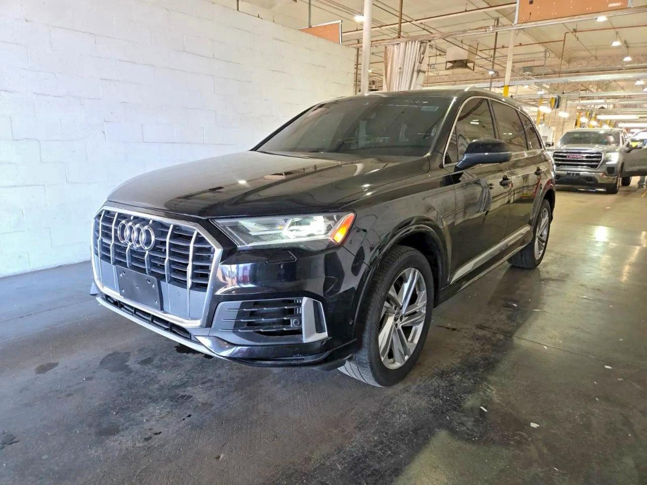 Salvage Audi Q7 Image