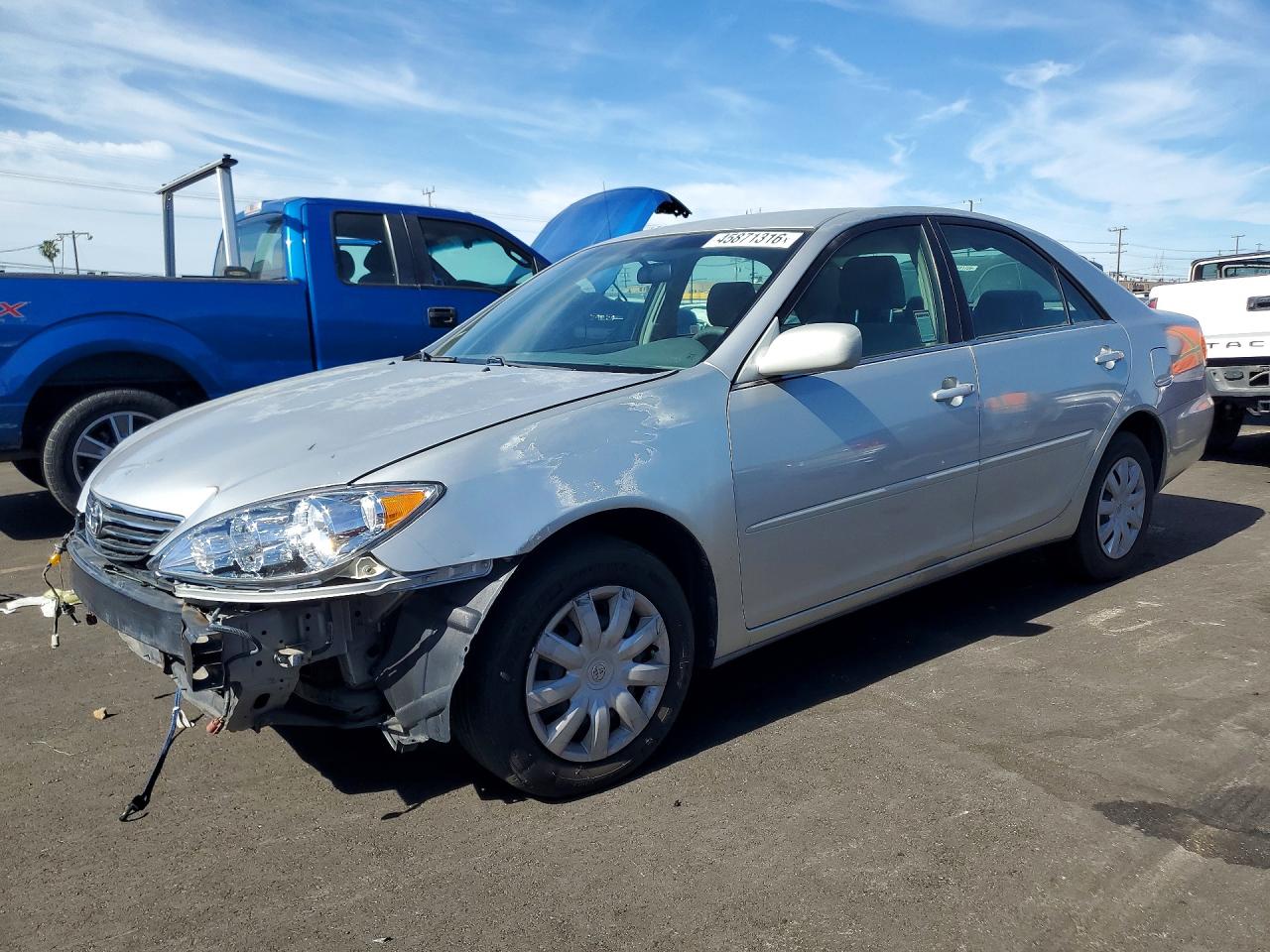 Salvage Toyota Camry Image