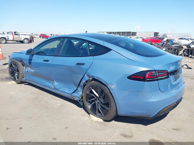 Tesla Model S All-wheel Drive