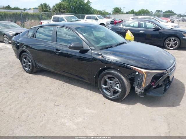 Salvage Kia K4 Image