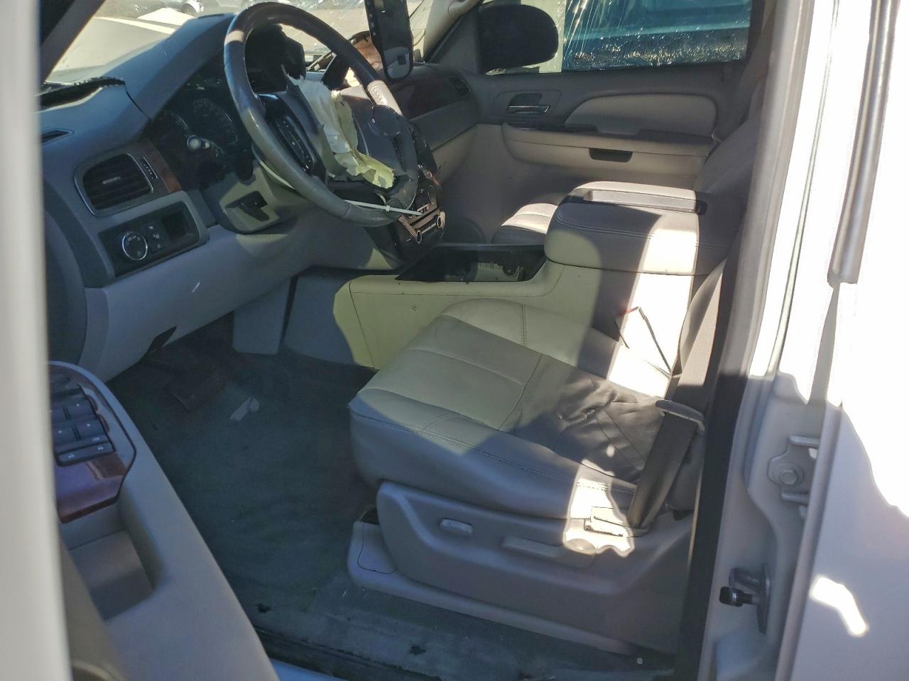 Chevrolet Suburban C1500
