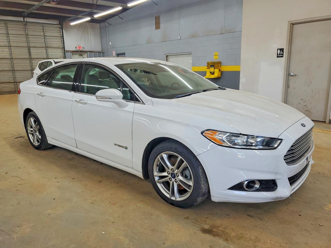 Ford Fusion Titanium Hev