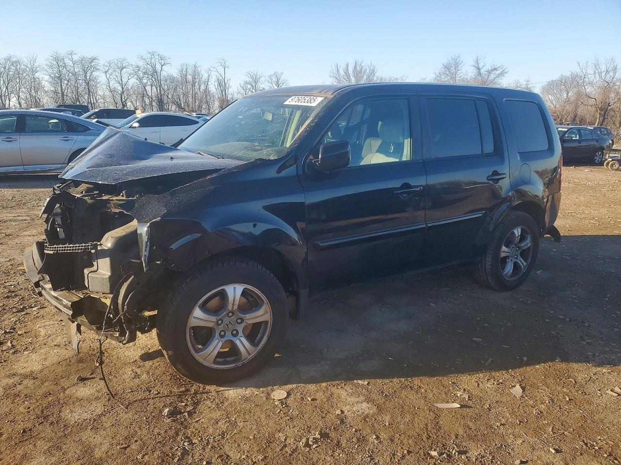 Salvage Honda Pilot Image