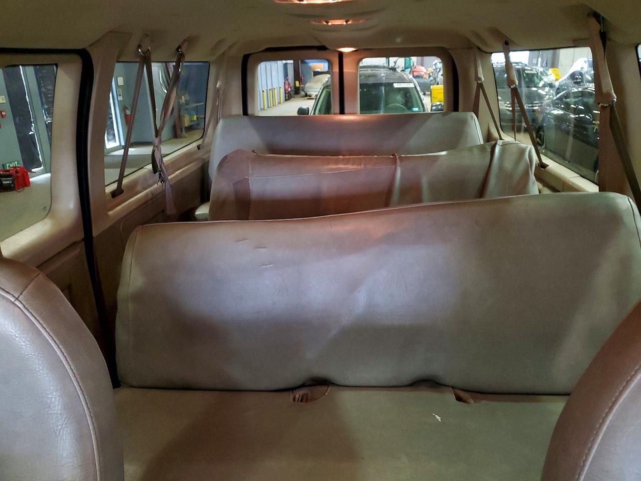 Ford Econoline E350 Super Duty Wagon