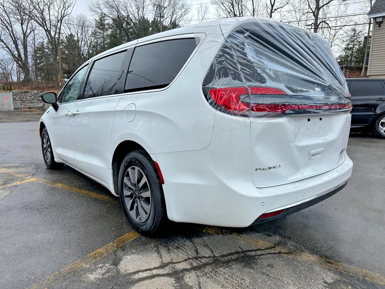 Chrysler Pacifica Hybrid Select