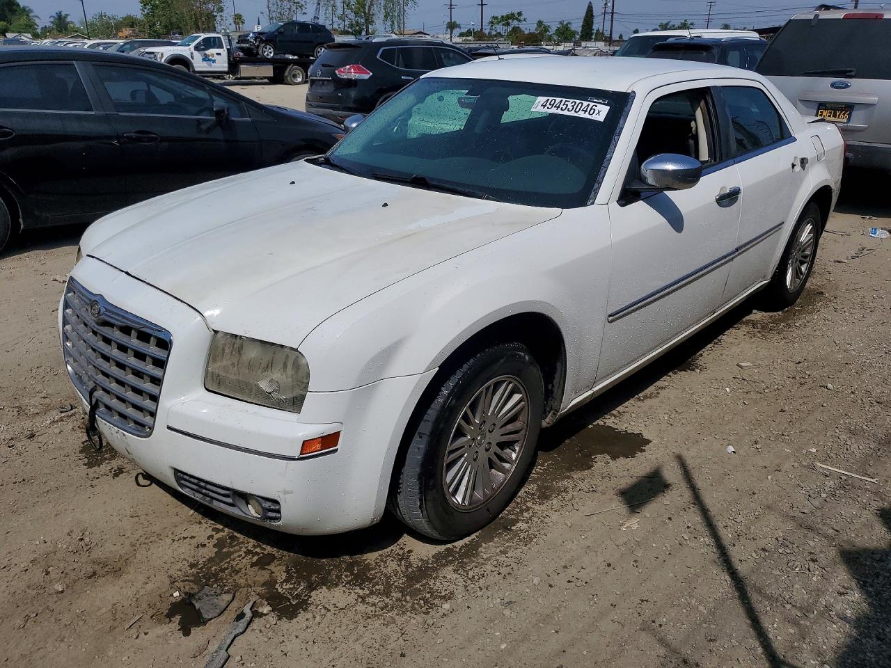 Salvage Chrysler 300 Image