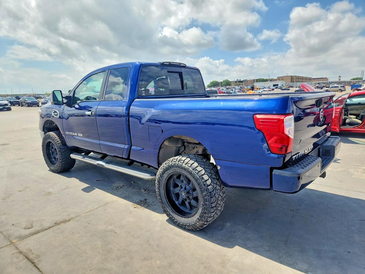 Nissan Titan Sv