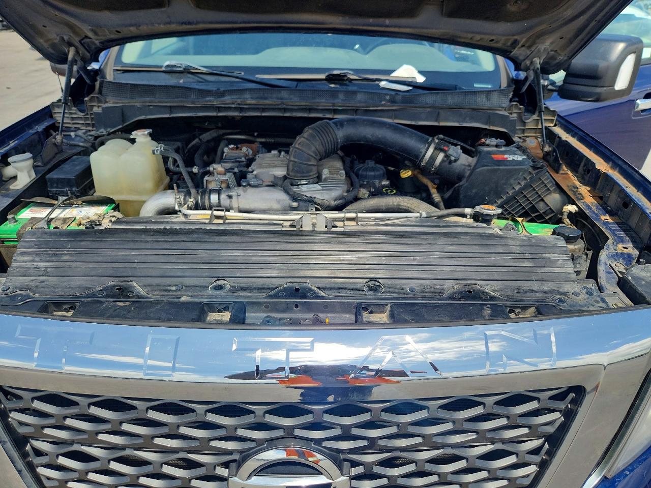 Nissan Titan Sv