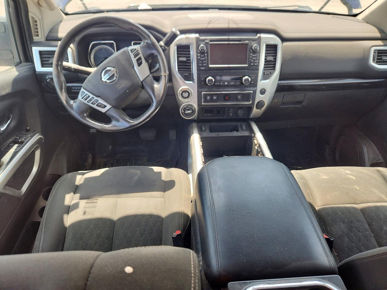 Nissan Titan Sv