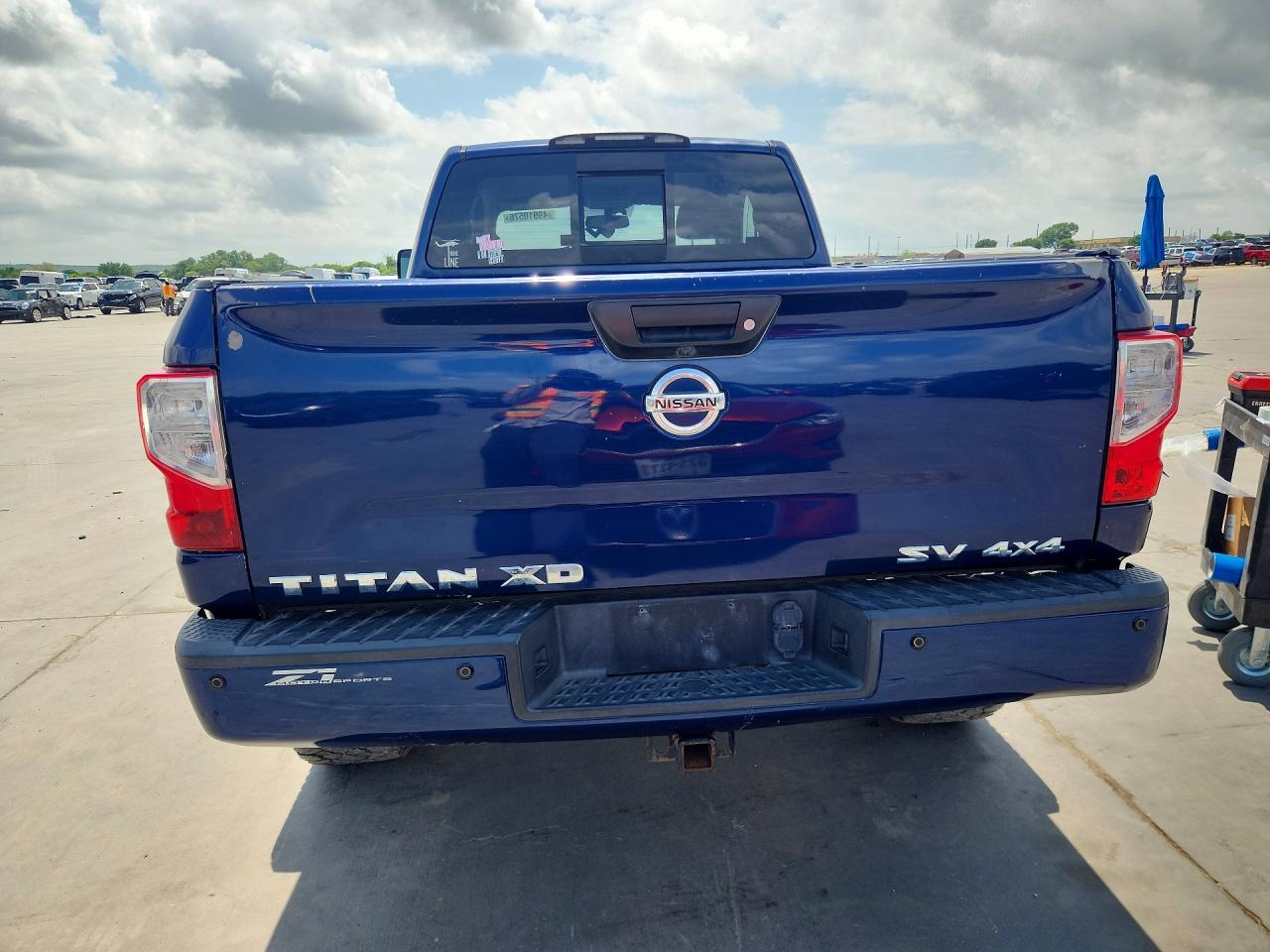 Nissan Titan Sv