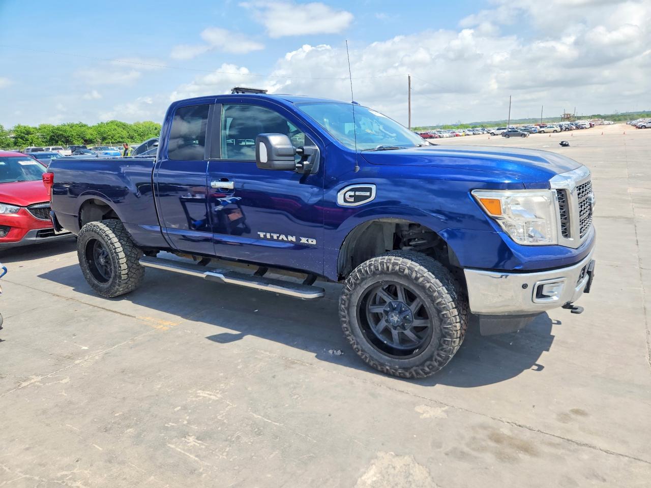 Nissan Titan Sv