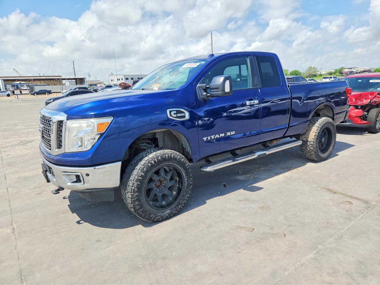 Salvage Nissan Titan Image