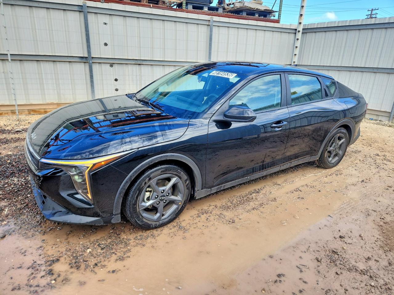 Salvage Kia K4 Image