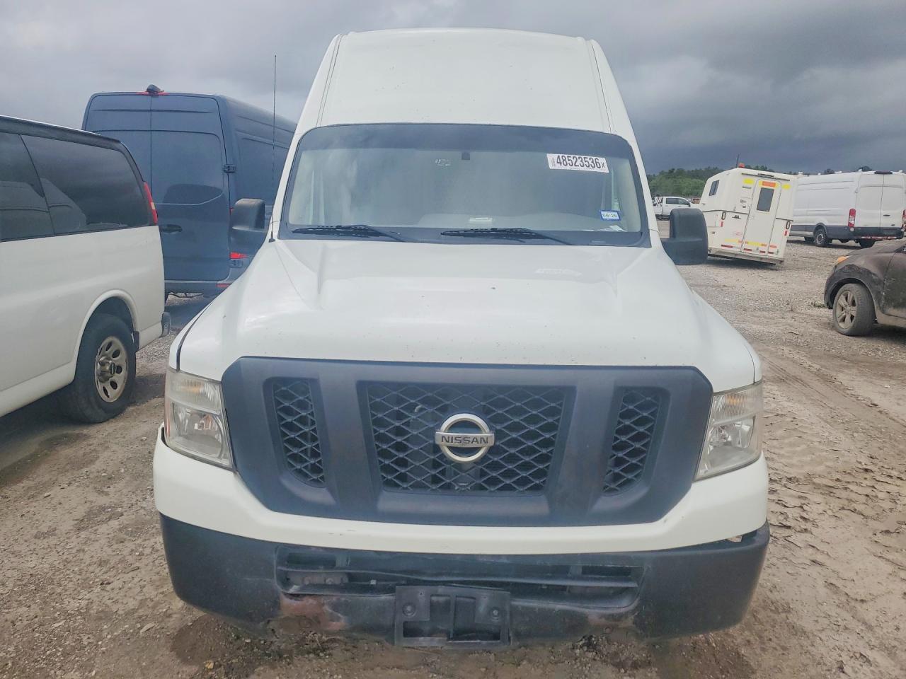 Nissan Nv